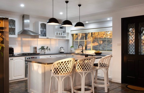 Franklinford House | Sunset Retreat-amaxing views over Mt Franklin