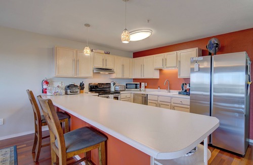 Long Beach House | Sunset Retreat -Oceanfront easy access to beach