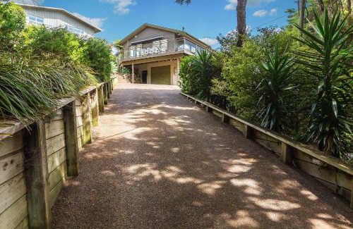Omiha House | Sunset Sanctuary- Stay Waiheke