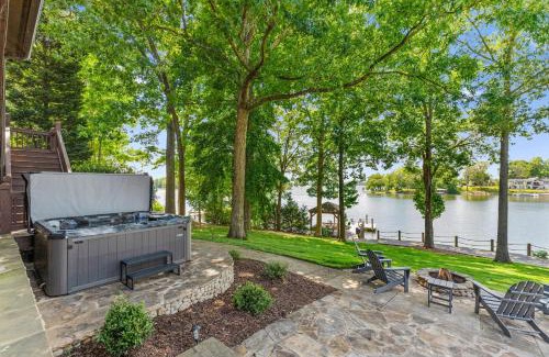 Mount Mourne House | Sunset Shores Resort by AvantStay Private Beach
