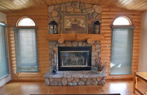 Hayward House | Sunset Shores Retreat Condo