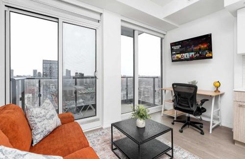 Garden District Apartment | Sunset View Studio by Eaton Centre
