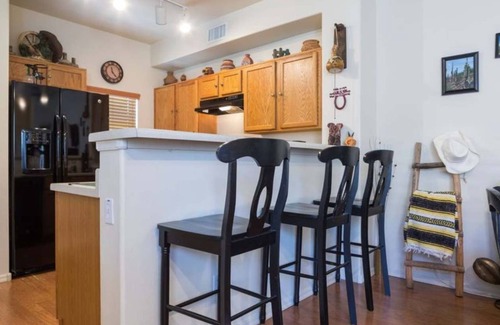 Tramonto House | Sunset Views From Your North Phoenix Condo Stay