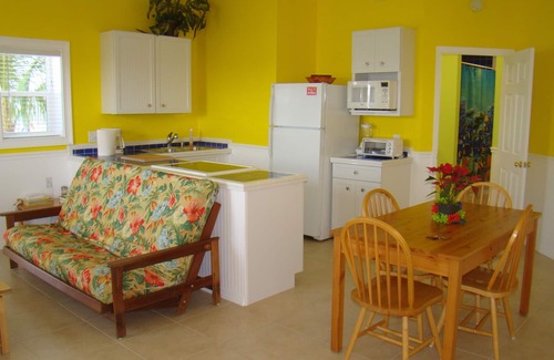 Marathon Villa | Sunset Villas - Affordable Open Waterfront Accommodations with Dockage & Ramp