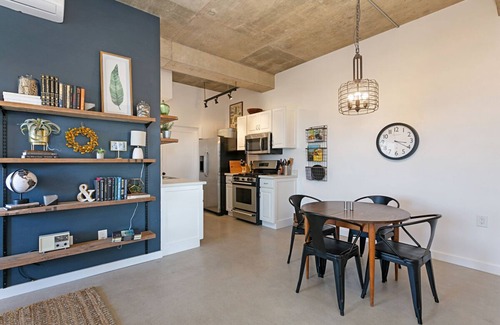 Vista House | Sunset Vista - 2BR/1BA, near Beaches, Legoland, great views!