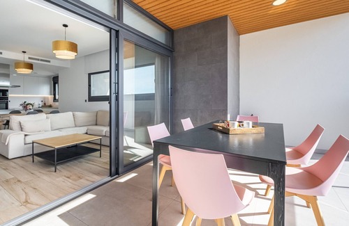 Benidorm Apartment | Sunset Waves 18-35 Poniente Beach Resort