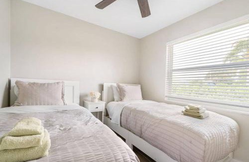 North Palm Beach House | Sunshine Breeze Retreat #913