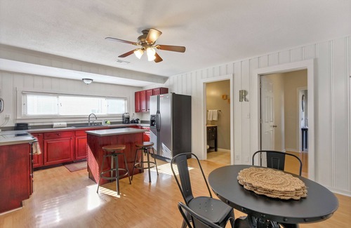 Mason House | Sunshine House in Mason, Beautiful Cozy Cottage