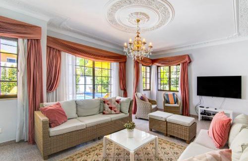Gambelas Villa | Sunshine House