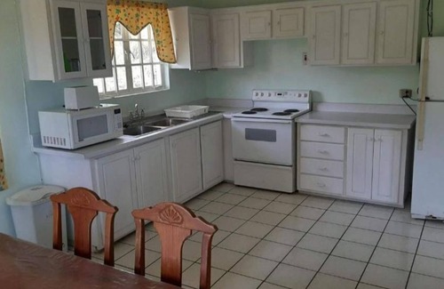 Plymouth Villa | Sunshine Villa (3 bed room opinion)