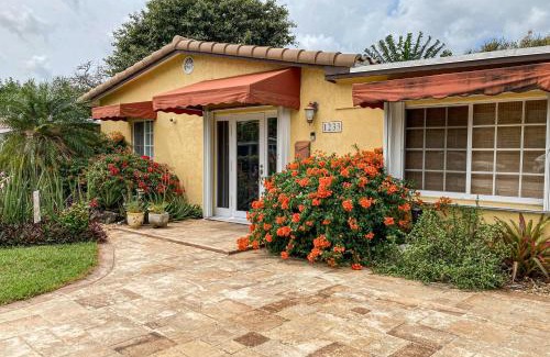 South Middle River House | Sunshine Villa
