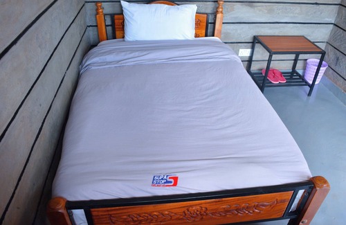 Makueni Bed & Breakfast | Supastop