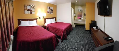 Sedalia Hotel | Super 7 Motel