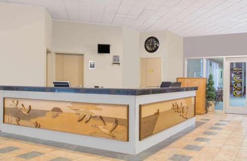 Portage La Prairie Hotel | Super 8 by Wyndham Portage La Prairie MB