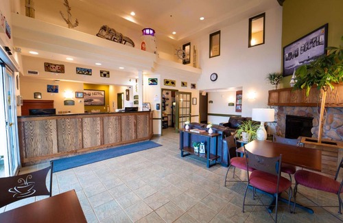Amherst Hotel | Super 8 by Wyndham Amherst NS