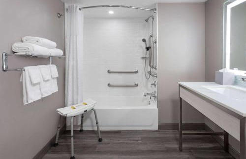 Woodlawn Hotel | Super 8 by Wyndham Baltimore Northwest
