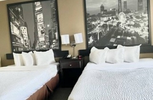 Barrie Hotel | Super 8 by Wyndham Barrie South