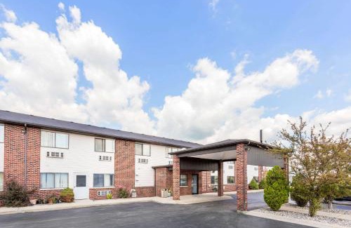 Bourbonnais Hotel | Super 8 by Wyndham Bourbonnais/Kankakee Area