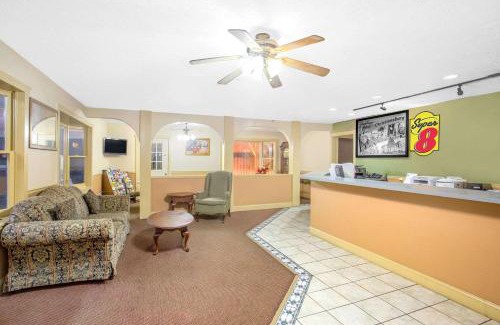 Christiansburg Hotel | Super 8 by Wyndham Christiansburg