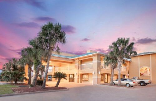 Central City Hotel | Super 8 by Wyndham Corpus Christi