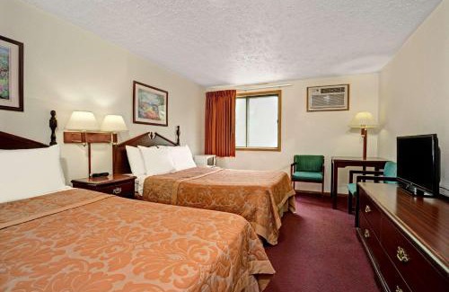 Chaska Hotel | Super 8 by Wyndham Chaska