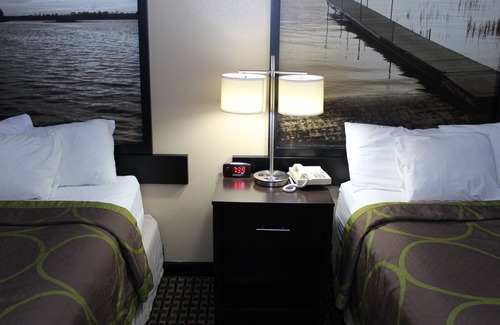 Clear Lake Hotel | Super 8 by Wyndham Clear Lake