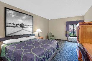 Clemmons Hotel | Super 8 by Wyndham Clemmons - Bermuda Run - Winston-Salem I-40