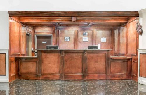 Danville Hotel | Super 8 by Wyndham Danville