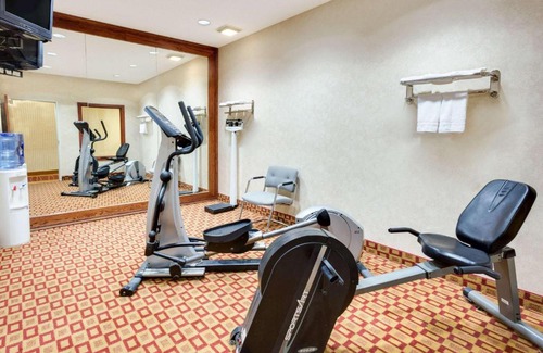 Freeport Hotel | Super 8 by Wyndham Freeport