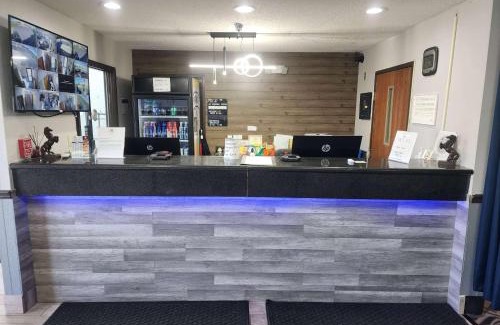 Galesburg Hotel | Super 8 by Wyndham Galesburg