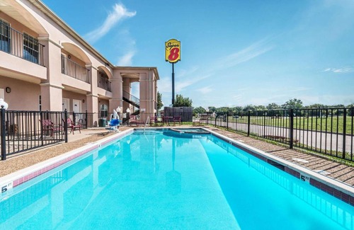 Greenville Hotel | Super 8 by Wyndham Greenville