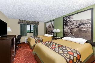 Grinnell Hotel | Super 8 by Wyndham Grinnell IA