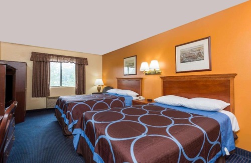 North Meadows Hotel | Super 8 by Wyndham Hartford