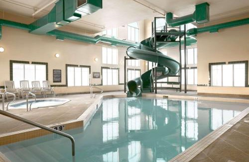 High Level Hotel | Super 8 by Wyndham High Level AB