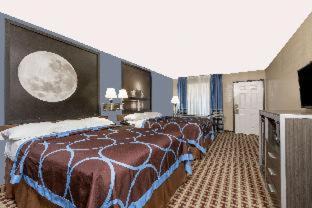 Nassau Bay Hotel | Super 8 by Wyndham Houston Webster NASA