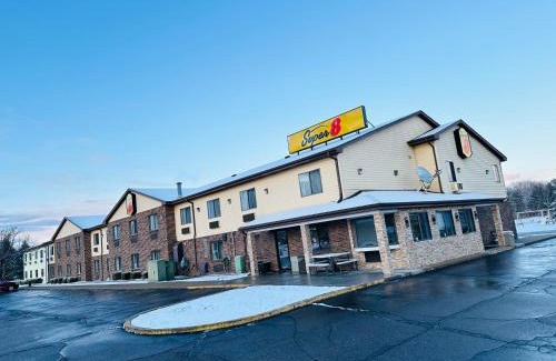 Imlay City Hotel | Super 8 by Wyndham Imlay City