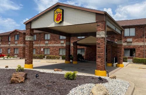 Independence Hotel | Super 8 by Wyndham Independence KS