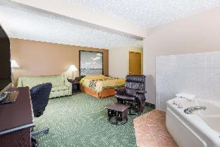 Jefferson Hotel | Super 8 by Wyndham Jefferson
