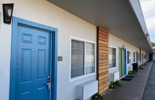 North Fremont Street Hotel | Super 8 by Wyndham Monterey