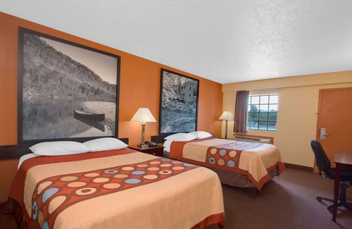 Monticello Hotel | Super 8 by Wyndham Monticello AR