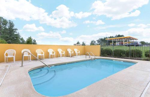 Orangeburg Hotel | Super 8 by Wyndham Orangeburg Near I-26