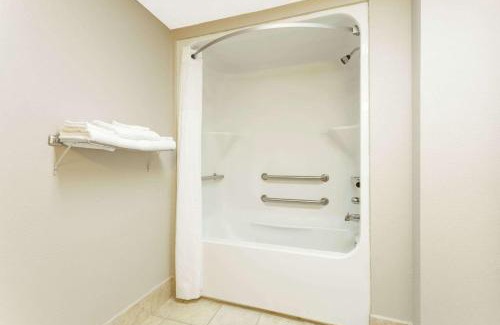 Orangeburg Hotel | Super 8 by Wyndham Orangeburg Near I-26