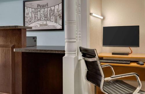 Pearl Hotel | Super 8 by Wyndham Pearl/Jackson/East