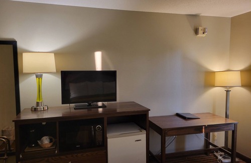 Portage Hotel | Super 8 by Wyndham Portage