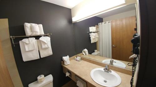 Ste. Foy Hotel | Super 8 by Wyndham Quebec City