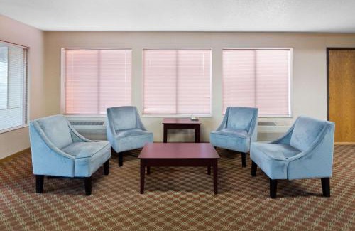Rochelle Hotel | Super 8 by Wyndham Rochelle