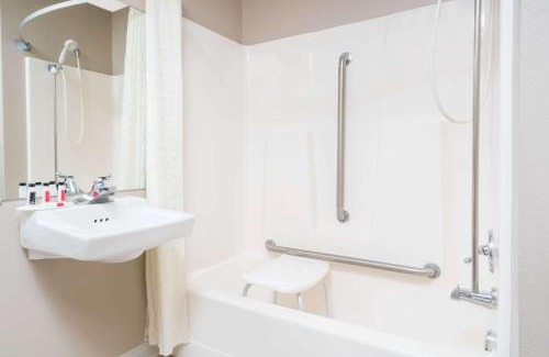 St. Cloud Hotel | Super 8 by Wyndham St. Cloud