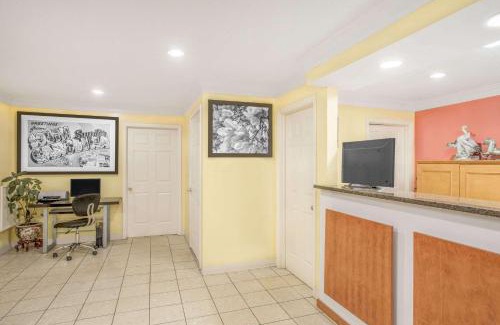 Sumter Hotel | Super 8 by Wyndham Sumter