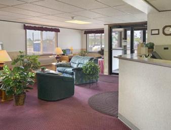 Superior Hotel | Super 8 by Wyndham Superior WI