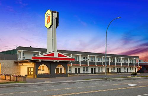 Thunder Bay Hotel | Super 8 by Wyndham Thunder Bay